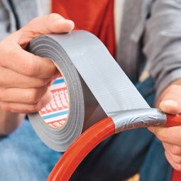 tesa extra Power Universal schwarz 5