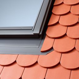 VELUX Eindeckrahmen EDB 1000 Biberschwanz Doppeldeckung inkl. Anschlussschürze BFX