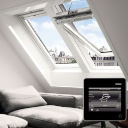 VELUX Elektro Dachfenster GGL 206821 Holz ENERGIE weiß Fenster 3-fach Standard Verglasung, inkl. Funk-Wandschalter